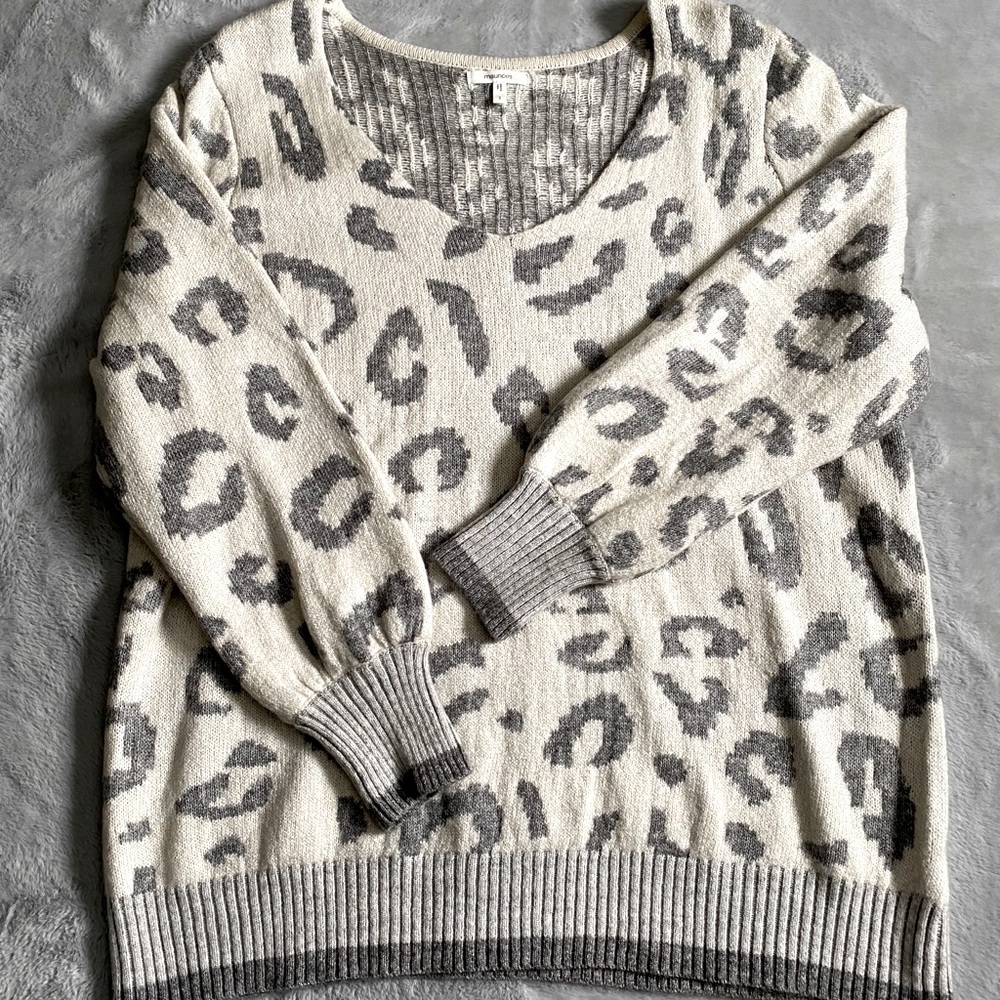 🌸 2 for 15 🌸 Maurices Cheetah Print Sweater
